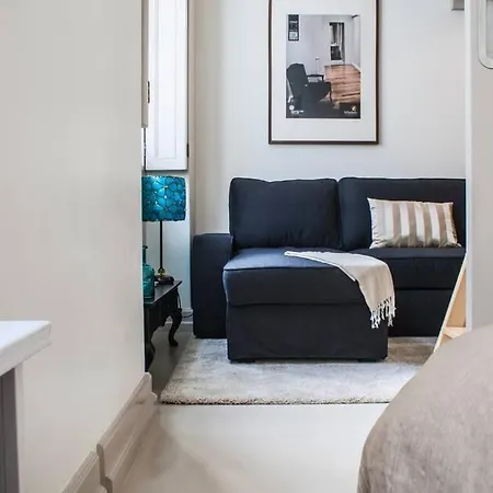 Charming Duplex With Mezzanine Bed In Chiado